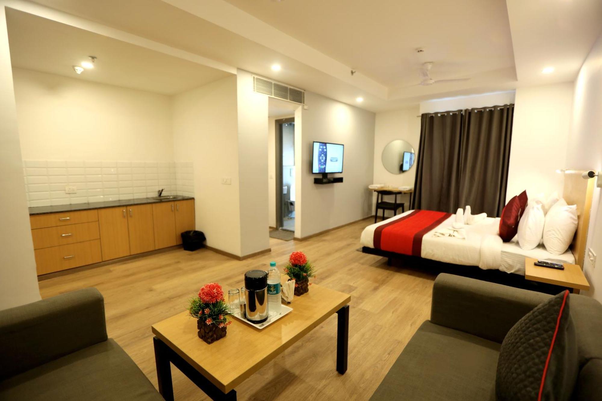 The Roseman Hotel & Suites Ghaziabad Buitenkant foto