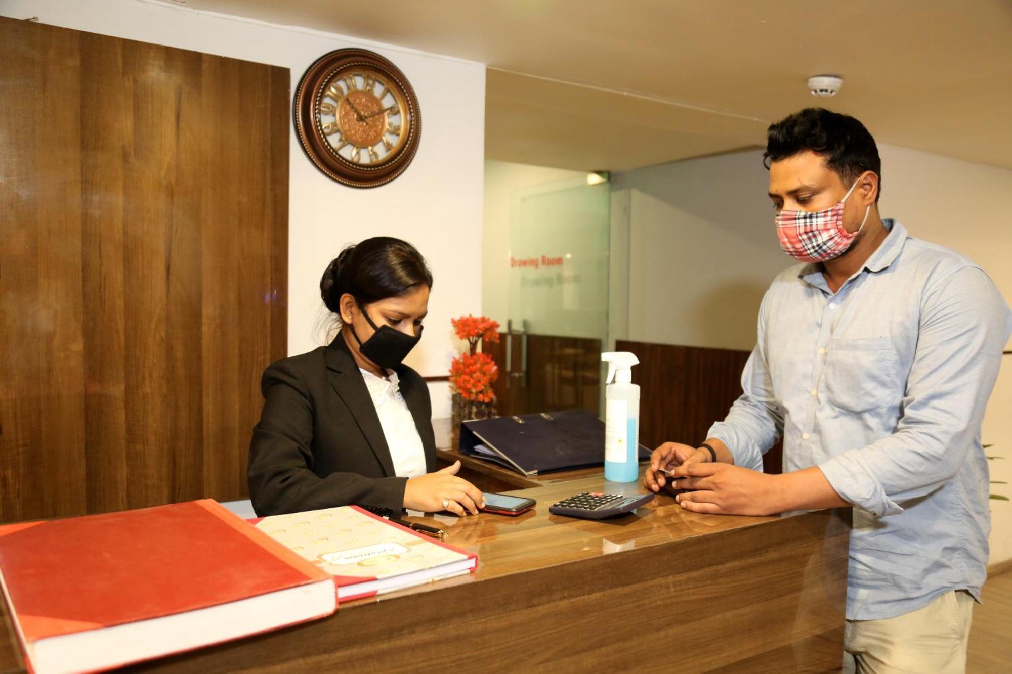 The Roseman Hotel & Suites Ghaziabad Buitenkant foto